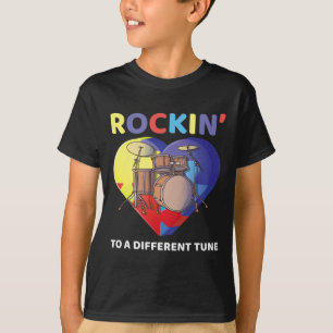 Camiseta Aproximando-Se A Um Drumm De Sensibilização Do Aut