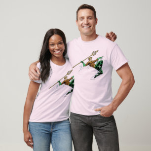 Camiseta Aquaman Pulando com Lança