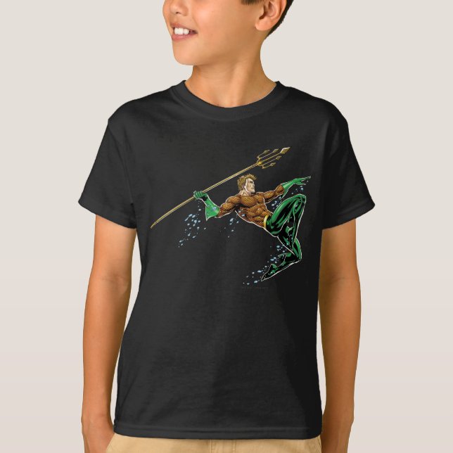 Camiseta Aquaman Pulmando com Lança (Frente)
