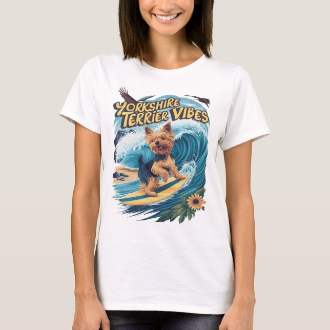 Camiseta Aquatic Yorkshire Terrier surfando na onda (Frente)