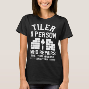 Camiseta Aquele Que Repara O Que O Seu Marido Consertou