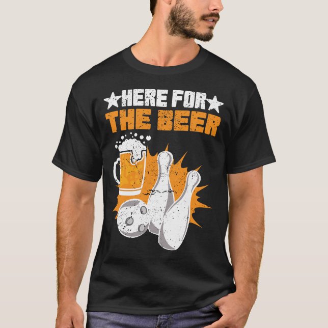 Camiseta Aqui Para Os Pinos De Bola De Bebendo De Cerveja D (Frente)