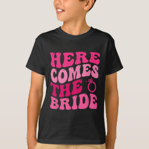 Camiseta Aqui Vem a Noiva Aliança do Portador de Flores de