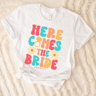 Camiseta Aqui Vem a Noiva Groovy Retro Personalizado