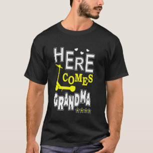 Camiseta Aqui Vem A Vovó Patinete