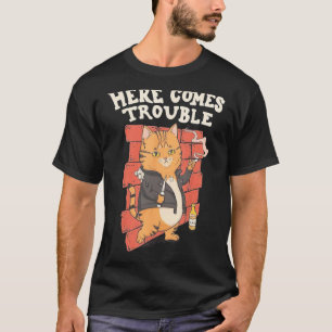 Camiseta Aqui Vem o Gato de Problemas