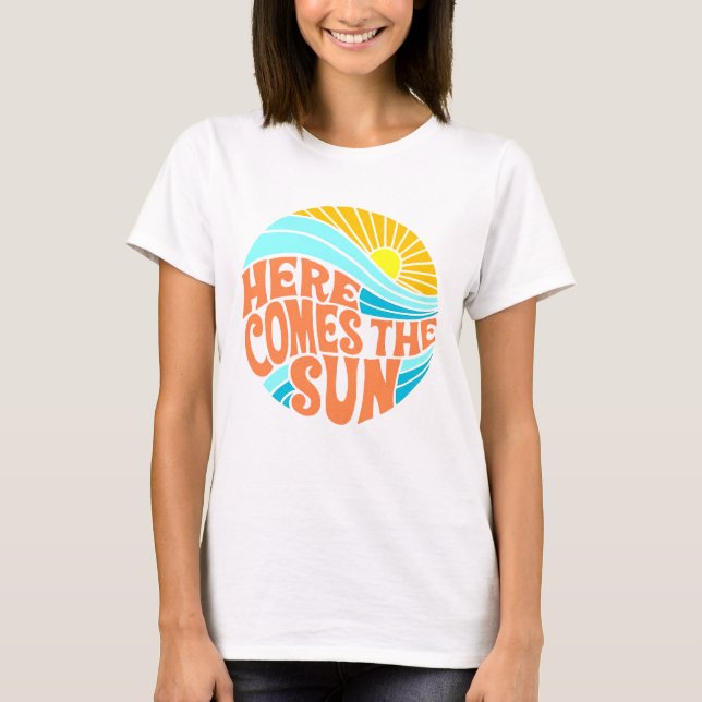 Camiseta Aqui vem o Sol Tee, Estilo Retro, Estilo Hippie (Frente)