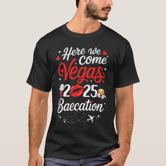 Camiseta Aqui Vimos a Baecação de Vegas 2025 Casais Honeymo (Frente)