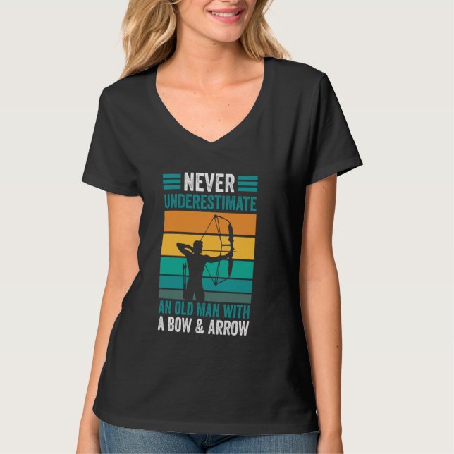 Camiseta Archer Engraçado Velho Com Arco E Seta (Frente)