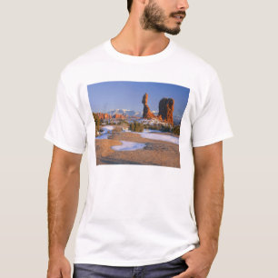 Camiseta ARCHES NATIONAL PARK, UTAH. EUA. Rock Equilibrado