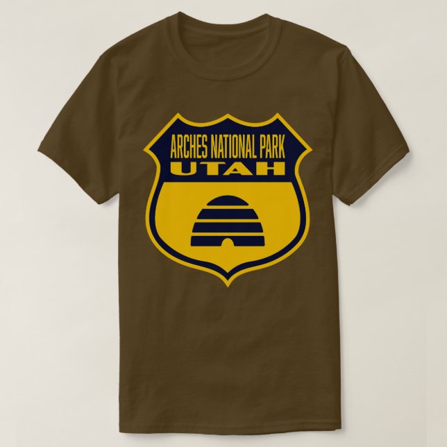 Camiseta Arches National Park Utah Retro Flag Shield Blue (Frente do Design)