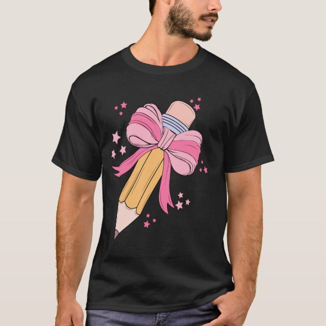 Camiseta Arco Coquette Lápis Estudante No Primeiro Dia De V (Frente)