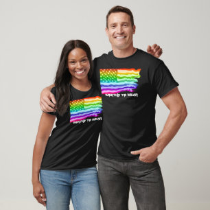 Camiseta Arco-Íris com bandeira angustiada dos EUA - Digno