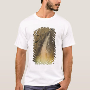 Camiseta Arco-íris na Cachoeira Superior de Yosemite em Yos