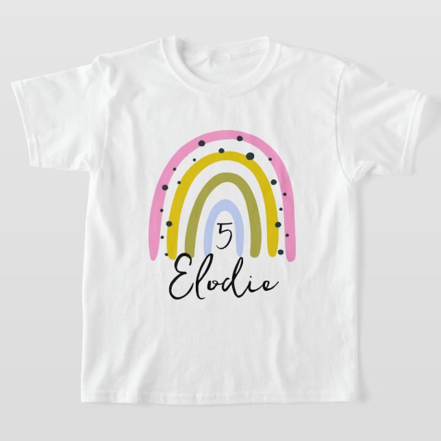 Camiseta Arco-íris Nome Personalizado Número de Aniversário (Postura )