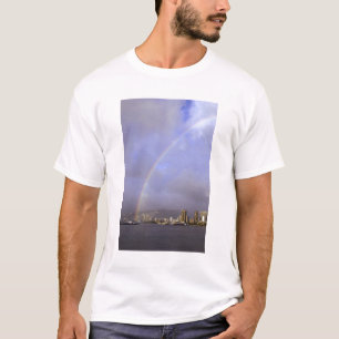 Camiseta Arco-íris sobre Honolulu, Havaí, EUA