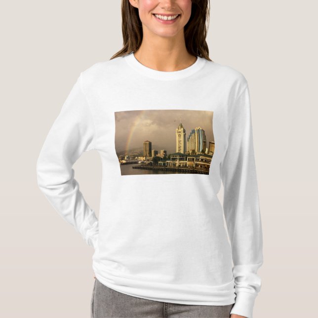 Camiseta Arco-íris sobre Honolulu, Havaí, EUA 2 (Frente)