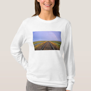 Camiseta Arco-íris sobre trilhos de trem perto de Fairfield