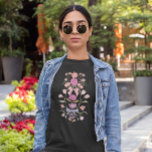 Camiseta Arcos e flores cor-de-rosa<br><div class="desc">Camiseta de Boho e rústica com ilustração desenhada à mão de arcos e flores em rosa e roxo.</div>