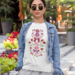 Camiseta Arcos magenta e flores<br><div class="desc">Camiseta Boho e rustica,  com ilustração desenhada à mão de arcos e flores em magenta.</div>