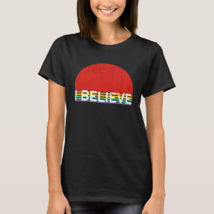 Camiseta Área 51 OVNI Acredite Pôr do Sol Retro Abdução Ali