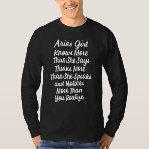 Camiseta Aries Girl Sabe Mais Do Que Ela Diz Marcha April B