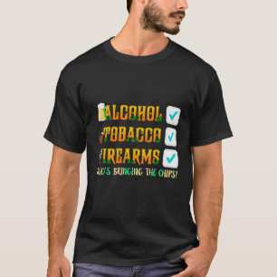 Camiseta Armas de fogo do cigarro que estão trazendo as bat
