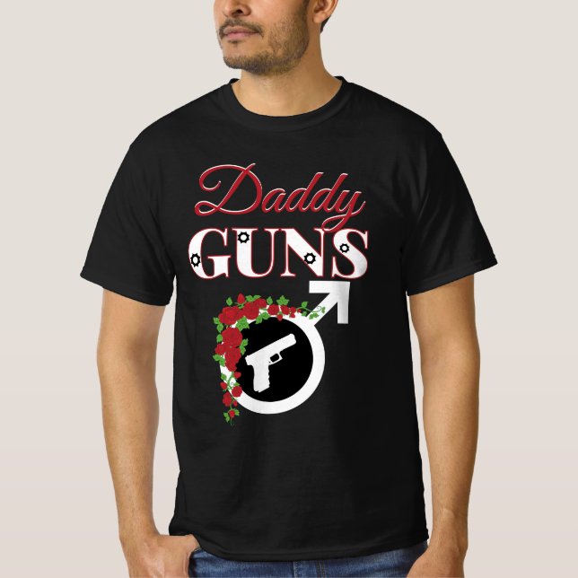 Camiseta Armas ou Rosas Sexo Revelar Chá de fraldas T-Shirt (Frente)