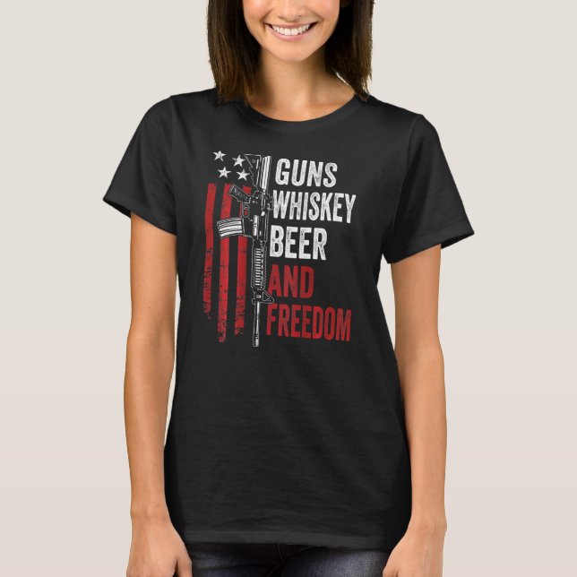 Camiseta Armas Whisky Beer E Bebendo De Liberdade Em B (Frente)