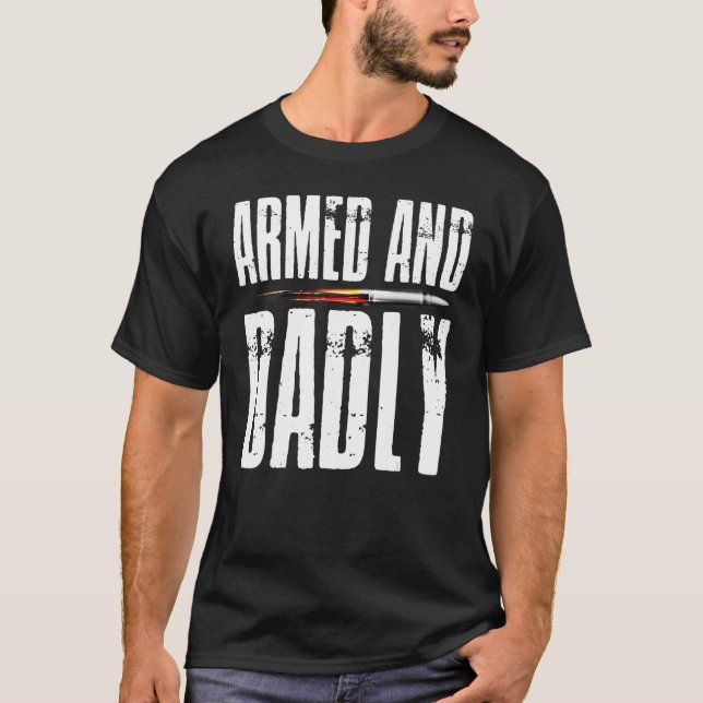 Camiseta Armed AND Dadly Pride Flag USA Patriotic American  (Frente)