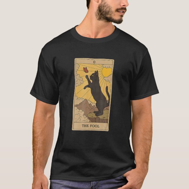 Camiseta Arot Card Ele É Tolo E Gato Negro Ele Gata Sol (Frente)