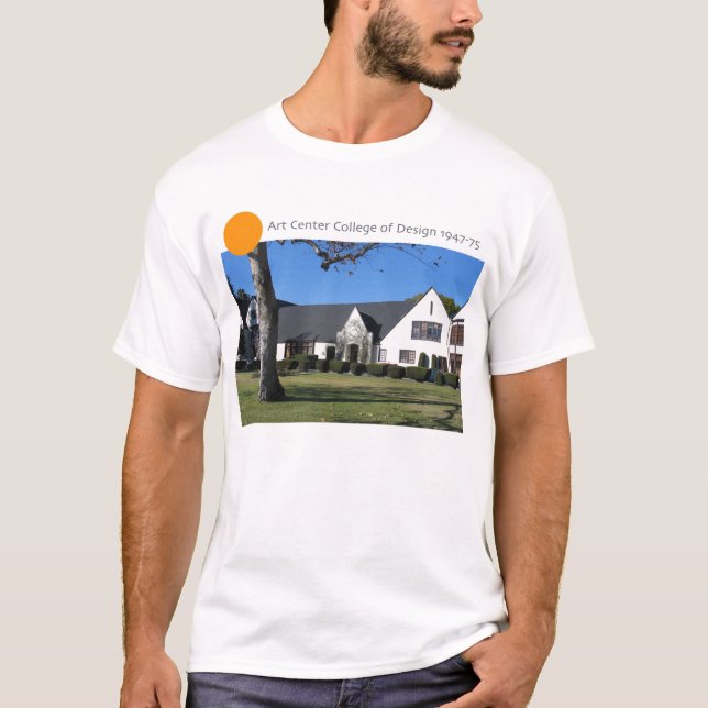 Camiseta Art Center College of Design na 3ª Rua. (Frente)