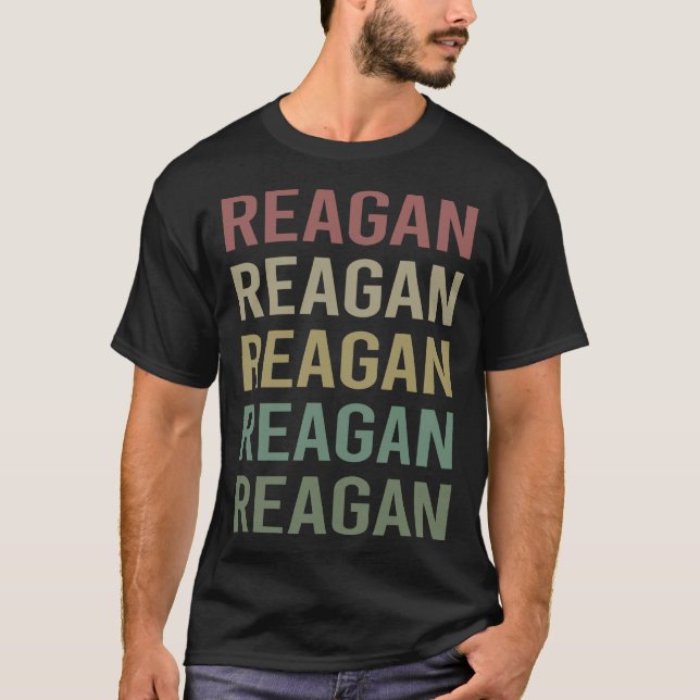 Camiseta Arte Colorida de Texto - Nome do Reagan (Frente)