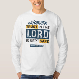 Camiseta Arte de Citação Bíblica - Provérbios 29:25 Confie