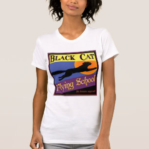 Camiseta Arte de Dia das Bruxas na Escola de Voo de Gato Ne