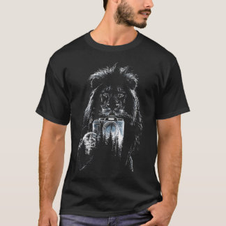 Camiseta Arte de Leão Segurando Câmera com Motivo de Flores