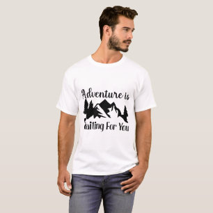 Camiseta Arte de palavra de diversão aguardando aventura