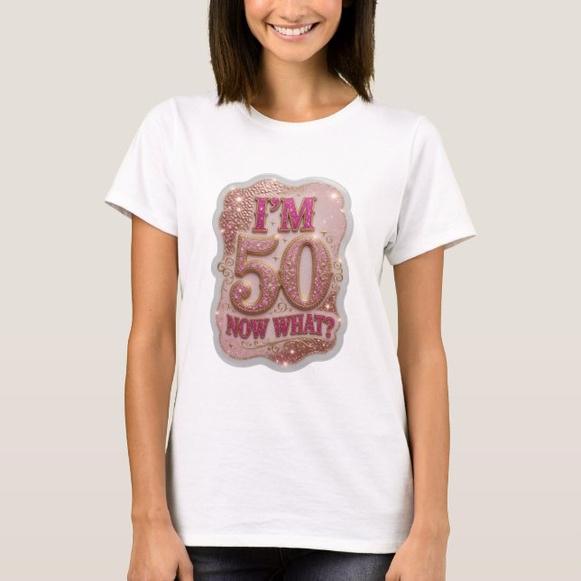 Camiseta Arte de Texto 3D em Ouro Statement EU TENHO 50 AGO (Frente)