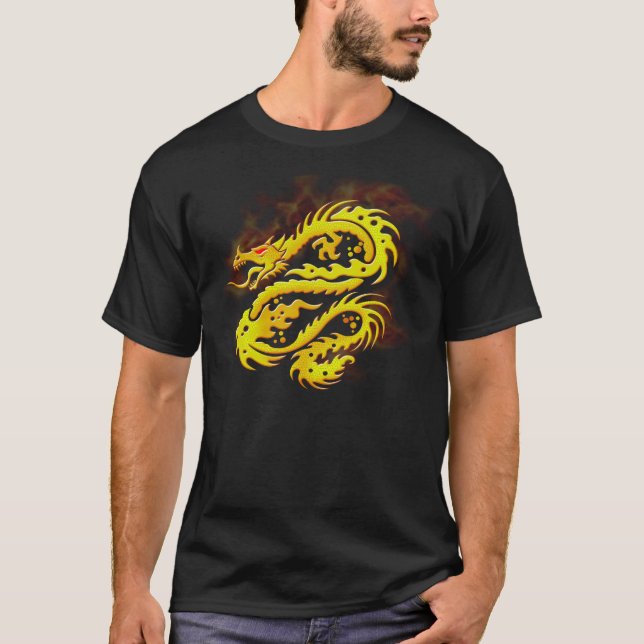 Camiseta Arte dourada ardente do dragão no t-shirt preto (Frente)