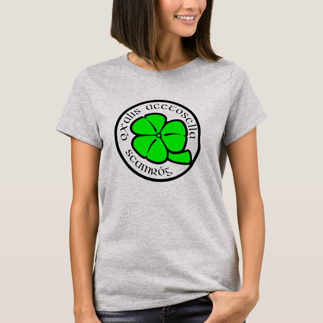 Camiseta Arte Floral do Dia de São Patrício em Shamrock Ver (Frente)