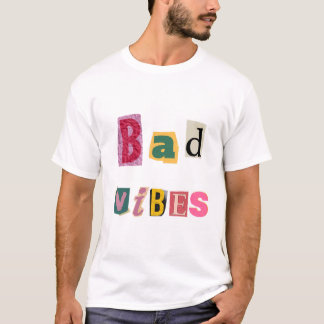 Camiseta Arte "Más Víbias" Reproduzida: Impressão Tipográfi