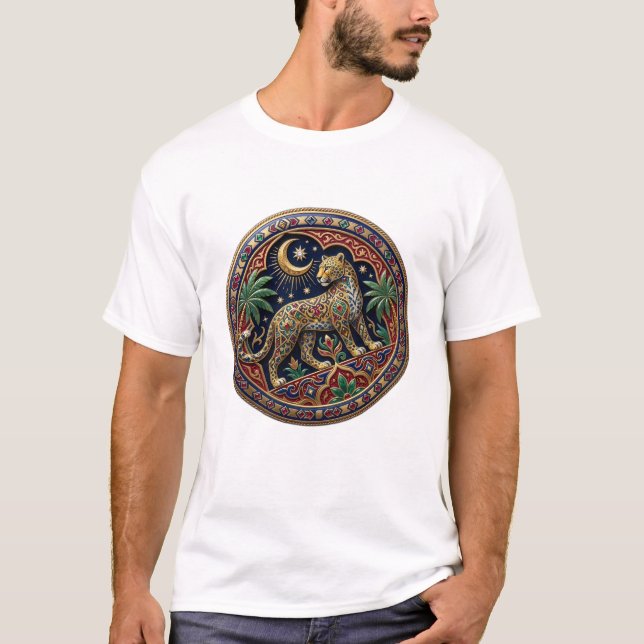 Camiseta Arte Mística do Leopardo Árabe sob a Lua no Desert (Frente)