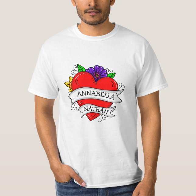 Camiseta Arte Romântica de Tatuagem Cardíaca do casal (Frente)