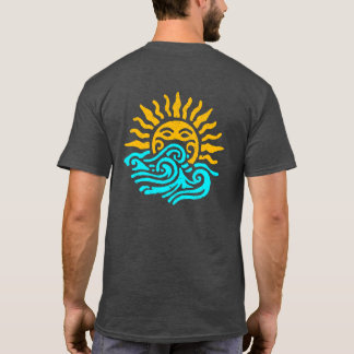 Camiseta Arte Tribal do Sol e Ondas do Oceano