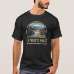 Camiseta Arthur Pass National Park Nova Zelândia Vintage<br><div class="desc">O vetor do Arthur Pass,  trabalho de arte design. A passagem mais alta sobre os Alpes do Sul,  a Passagem de Arthur era historicamente conhecida pelos grupos caçadores de Maori como uma rota entre o leste e o oeste.</div>