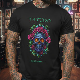Camiseta Artista de Tatuagem Rosa Floral Caveira Arte de Ta
