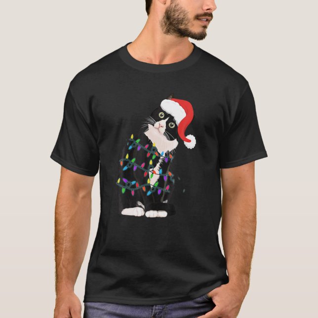 Camiseta Árvore de Natal de Gato Negro Luzes Papais noeis e (Frente)