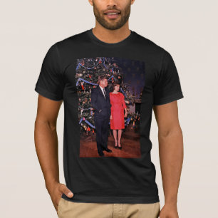 Camiseta Árvore de Natal Presidente John Kennedy & Jacqueli