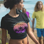 Camiseta Árvore de Palma de Praia de Trip Beach, Ilhas Trop<br><div class="desc">Camisetas de férias de família legal para uma viagem de raparigas a uma ilha tropical. Apresenta belas palmeiras em frente a um pôr do sol bonito rosa da praia. Camisetas personalizadas perfeitas para o seu cruzeiro ou viagem de verão para o mar.</div>