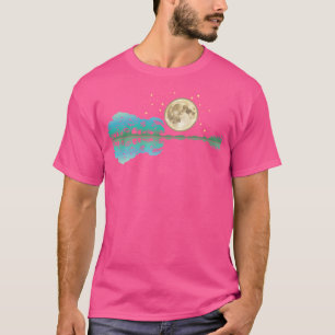 Camiseta Árvore de Violão Acústico e Lua à Beira do Lago Gu